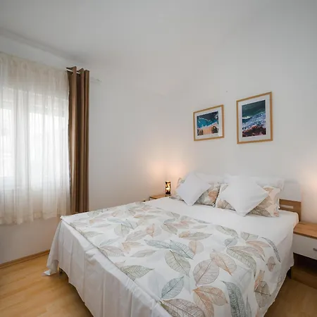 Apartment With Private Swimming Pool *