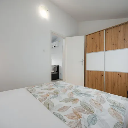 With Private Swimming Pool Apartment Poreč